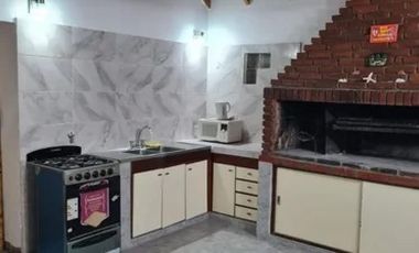 Casa en venta - 3 Dormitorios 3 Baños - Berazategui