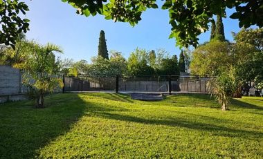 Casa en venta - 3 Dormitorios 3 Baños - Berazategui