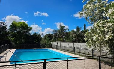 Casa en venta - 3 Dormitorios 3 Baños - Berazategui