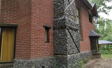 Casa en venta - 4 Dormitorios 2 Baños - Santa Teresita