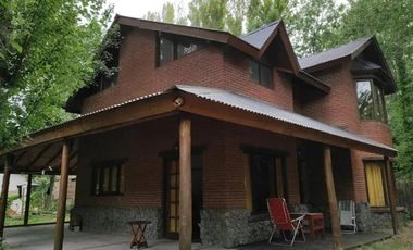 Casa en venta - 4 Dormitorios 2 Baños - Santa Teresita