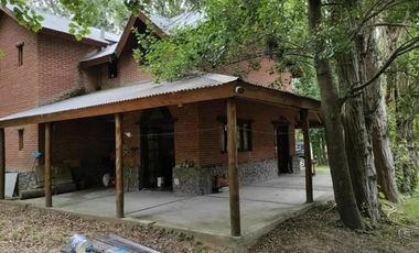 Casa en venta - 4 Dormitorios 2 Baños - Santa Teresita