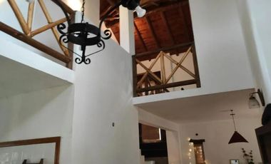 Casa en venta - 4 Dormitorios 2 Baños - Santa Teresita