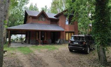 Casa en venta - 4 Dormitorios 2 Baños - Santa Teresita