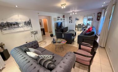 Casa en  3 dormitorios en Barrio Manzanar