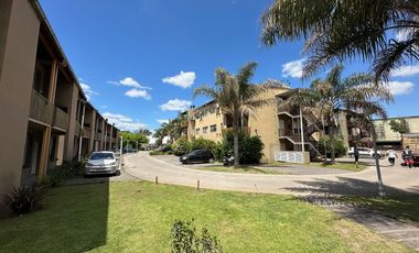 VENTA DEPARTAMENTO 2 AMBIENTES CON COCHERAS  APTO CREDITO  O FINANCIACION PROPIA VERDI 57