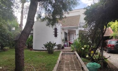 Casa en venta - 2 Dormitorios 2 Baños - Cochera - 480Mts2 - Arguello