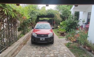 Casa en venta - 2 Dormitorios 2 Baños - Cochera - 480Mts2 - Arguello