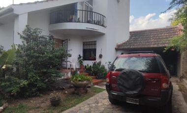 Casa en venta - 2 Dormitorios 2 Baños - Cochera - 480Mts2 - Arguello