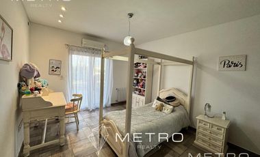 VENTA CASA 8 AMBIENTES A LA LAGUNA NUEVO QUILMES