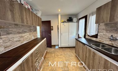 VENTA CASA 8 AMBIENTES A LA LAGUNA NUEVO QUILMES