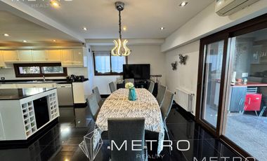 VENTA CASA 8 AMBIENTES A LA LAGUNA NUEVO QUILMES