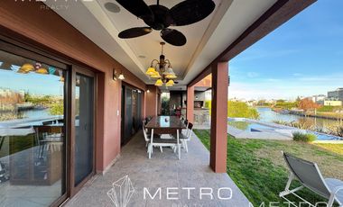 VENTA CASA 8 AMBIENTES A LA LAGUNA NUEVO QUILMES