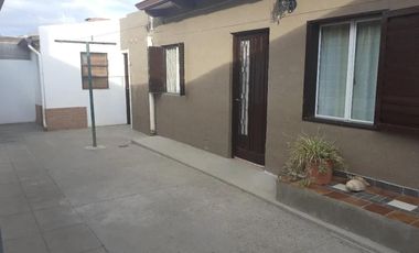 Casa en venta - 3 Dormitorios 1 Baño - Allen