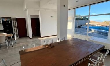 Casa en venta - 5 Dormitorios 3 Baños - Mar Chiquita