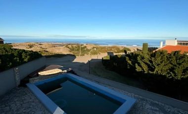 Casa en venta - 5 Dormitorios 3 Baños - Mar Chiquita