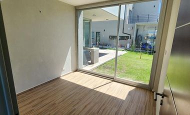 Casa en venta - 3 Dormitorios 4 Baños - Cochera - 650Mts2 - Hudson