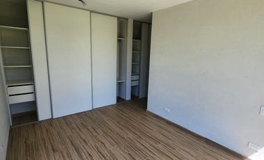 Casa en venta - 3 Dormitorios 4 Baños - Cochera - 650Mts2 - Hudson