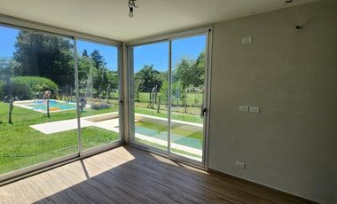 Casa en venta - 3 Dormitorios 4 Baños - Cochera - 650Mts2 - Hudson