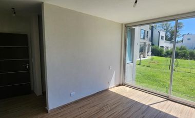 Casa en venta - 3 Dormitorios 4 Baños - Cochera - 650Mts2 - Hudson