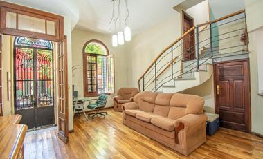 Casa 3 dormitorios con cochera y terraza zona Centro