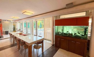 Casa en venta - 4 Dormitorios 4 Baños - 1.400Mts2 - La Plata- Gran Bell.