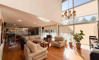 Casa en venta - 4 Dormitorios 4 Baños - 1.400Mts2 - La Plata- Gran Bell.