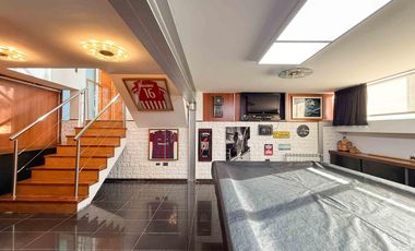 Casa en venta - 4 Dormitorios 4 Baños - 1.400Mts2 - La Plata- Gran Bell.