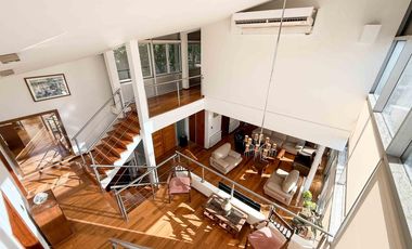 Casa en venta - 4 Dormitorios 4 Baños - 1.400Mts2 - La Plata- Gran Bell.