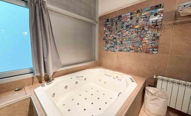 Casa en venta - 4 Dormitorios 4 Baños - 1.400Mts2 - La Plata- Gran Bell.