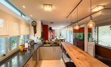 Casa en venta - 4 Dormitorios 4 Baños - 1.400Mts2 - La Plata- Gran Bell.