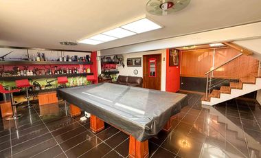 Casa en venta - 4 Dormitorios 4 Baños - 1.400Mts2 - La Plata- Gran Bell.