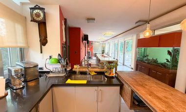 Casa en venta - 4 Dormitorios 4 Baños - 1.400Mts2 - La Plata- Gran Bell.