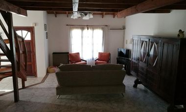 Casa en venta - 4 Dormitorios 2 Baños - Cochera - 487Mts2 - Mar del Tuyú