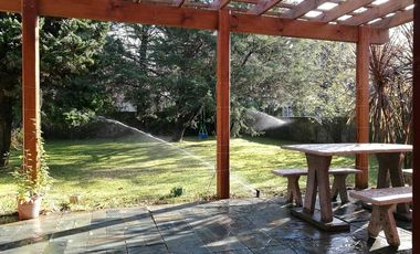 Casa en venta - 4 Dormitorios 2 Baños - Cochera - 487Mts2 - Mar del Tuyú