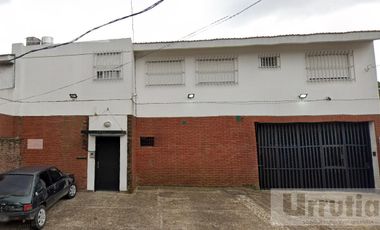 Galpon en Castelar sobre Tucuman al 2500