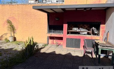 Galpon en Castelar sobre Tucuman al 2500