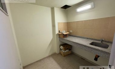 Galpon en Castelar sobre Tucuman al 2500