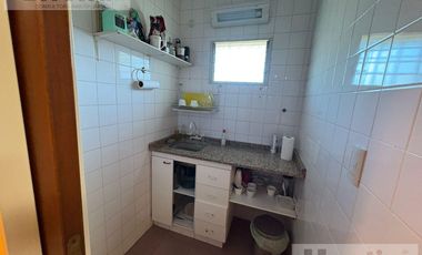 Galpon en Castelar sobre Tucuman al 2500