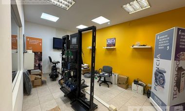 Galpon en Castelar sobre Tucuman al 2500