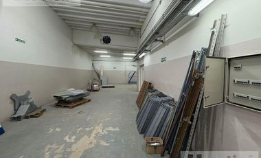 Galpon en Castelar sobre Tucuman al 2500