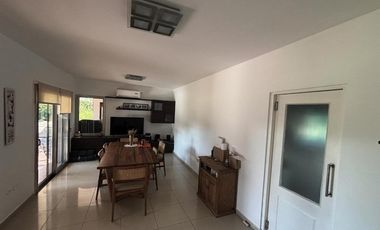 Alquiler, Casa, 4 dorm + Oficina + Dependencia, Altos del Chateau