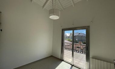 Alquiler, Casa, 4 dorm + Oficina + Dependencia, Altos del Chateau