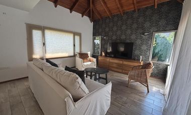 Alquiler, Casa, 4 dorm + Oficina + Dependencia, Altos del Chateau