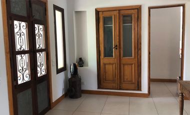 EXCELENTE CASA -AQUILER TEMPORAL - BARRIO CERRADO LA DAMASIA - VERANO 26