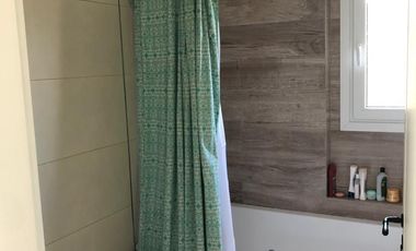 EXCELENTE CASA -AQUILER TEMPORAL - BARRIO CERRADO LA DAMASIA - VERANO 26