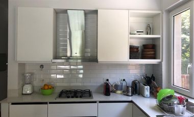 EXCELENTE CASA -AQUILER TEMPORAL - BARRIO CERRADO LA DAMASIA - VERANO 26