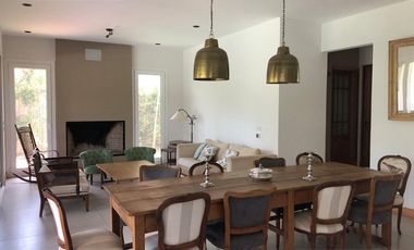 EXCELENTE CASA -AQUILER TEMPORAL - BARRIO CERRADO LA DAMASIA - VERANO 26