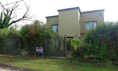 Casa en venta - 5 Dormitorios 3 Baños - Mar del Plata