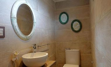 Casa en venta - 5 Dormitorios 3 Baños - Mar del Plata